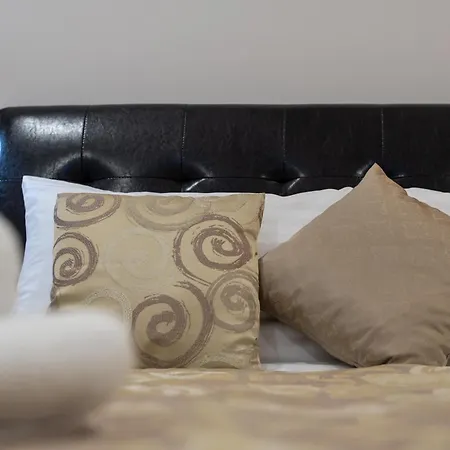 Queen Teuta Luxury 3* Split