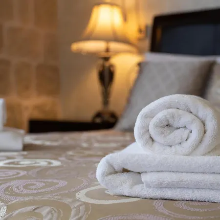 Queen Teuta Luxury 3* Split