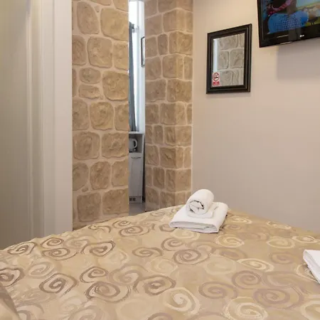 Gasthuis Queen Teuta Luxury Split