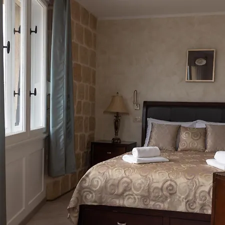 Queen Teuta Luxury 3* Split