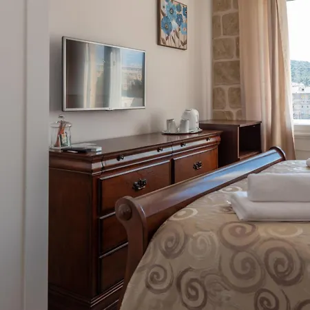 Queen Teuta Luxury Gasthuis 3*