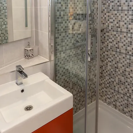 Queen Teuta Luxury 3* Spalato