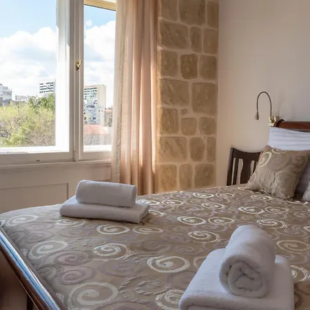 Queen Teuta Luxury بيت ضيافة