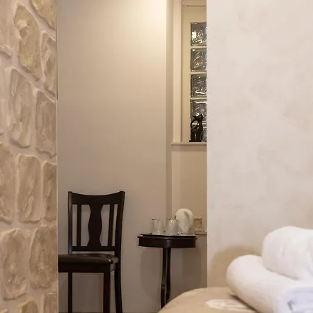 Queen Teuta Luxury بيت ضيافة