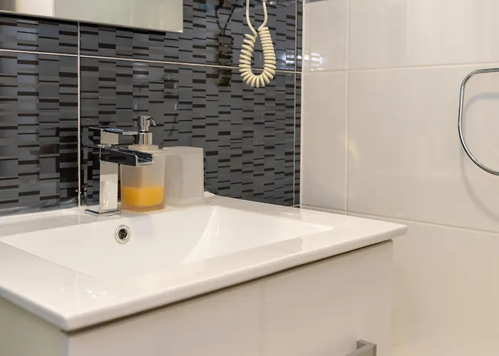 Queen Teuta Luxury 3*