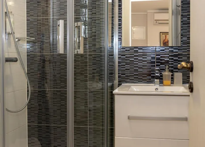 Queen Teuta Luxury 3*