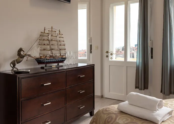 Queen Teuta Luxury 3*