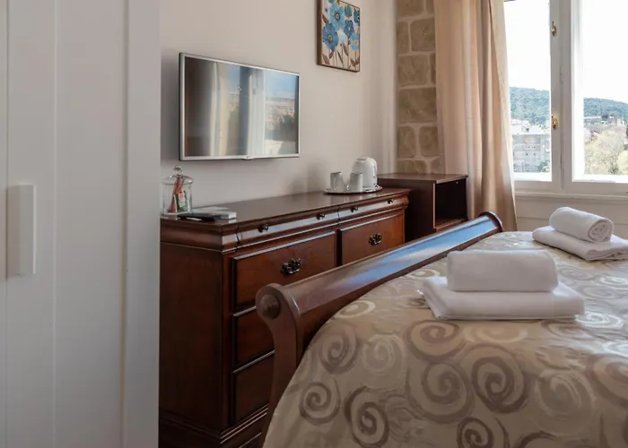 Queen Teuta Luxury Pensionat 3*