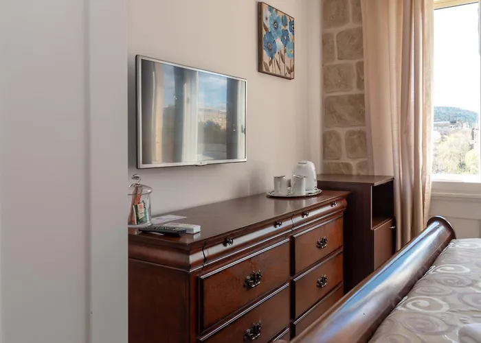 Queen Teuta Luxury 3*