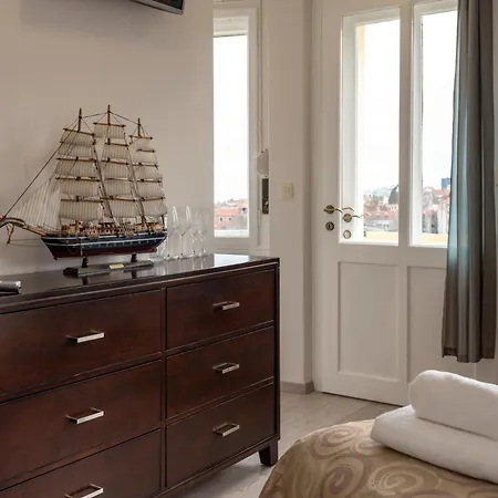 Queen Teuta Luxury 3*